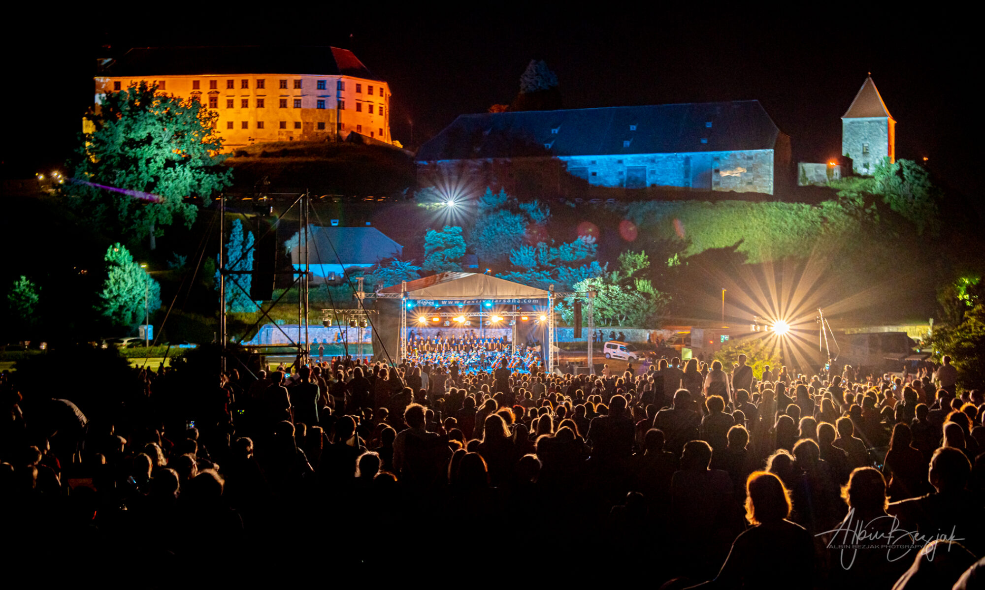 Deborah de Robertis - Eye to Eye